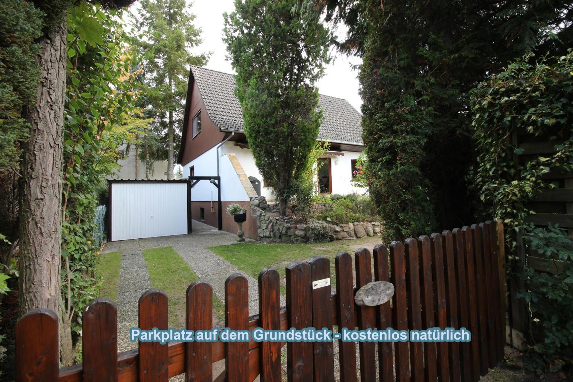 4 Sterne Souterrain Apartment Alt-Mariendorf Berlín Exterior foto